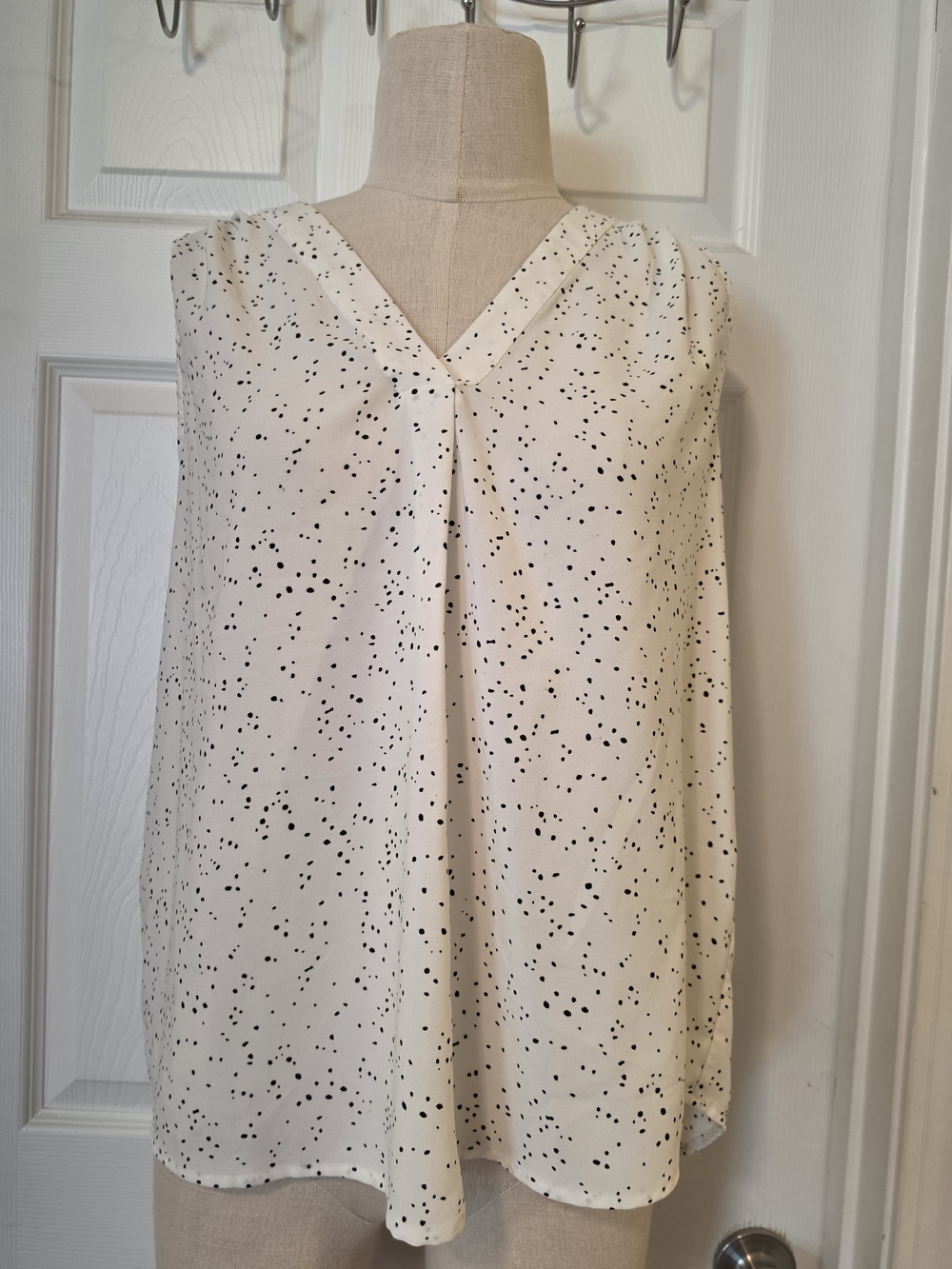 Women’s White V-Neck Sleeveless Top with Black Dot Print Size Large